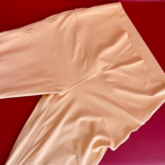 Like New Lululemon Align High Rise Legging 25” Peach Bellini Size Eight - Picture 4 of 7